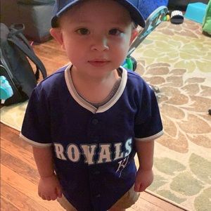 Meet your Posher, Lewis